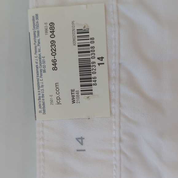 NWT St. John's Bay Mid-Rise Secretly Slender Pocket Shorts 14 White 5" Inseam - Picture 6 of 16